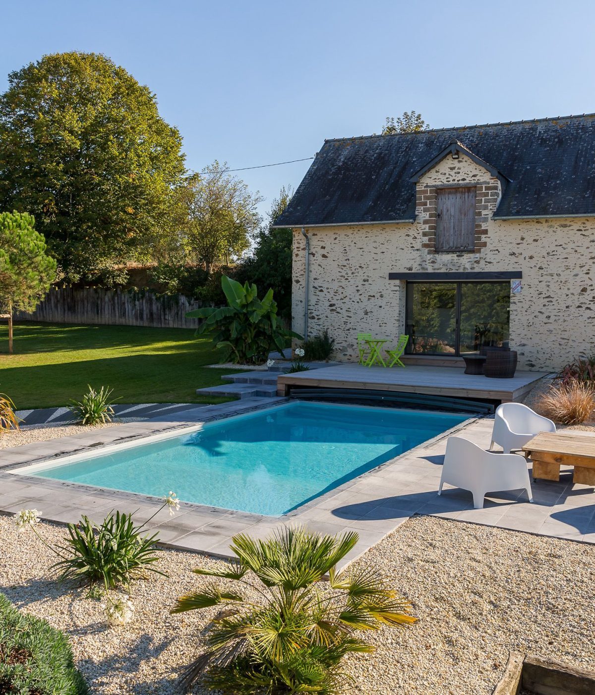 Bassin de charme dans un jardin aménagé