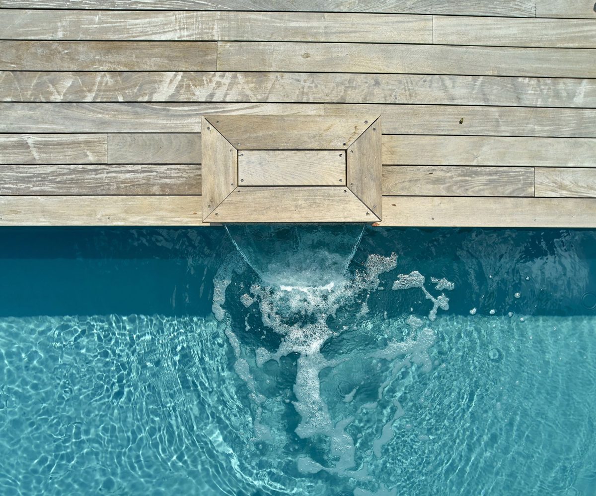 Fontaine cascade pour piscine