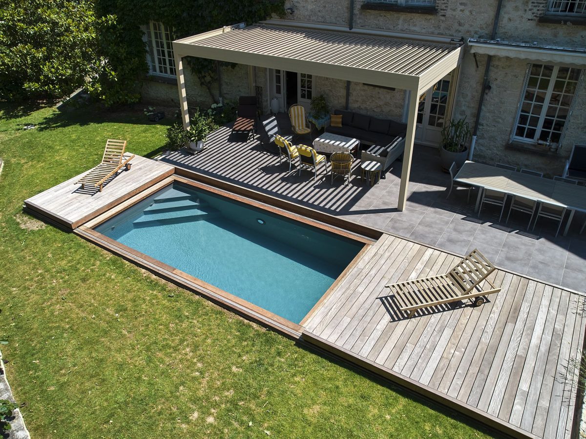 Piscine avec terrasse mobile